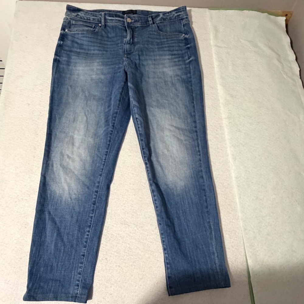 White House Black Market Everyday Soft Mid-Rise Girlfriend Jeans Blue Size 12